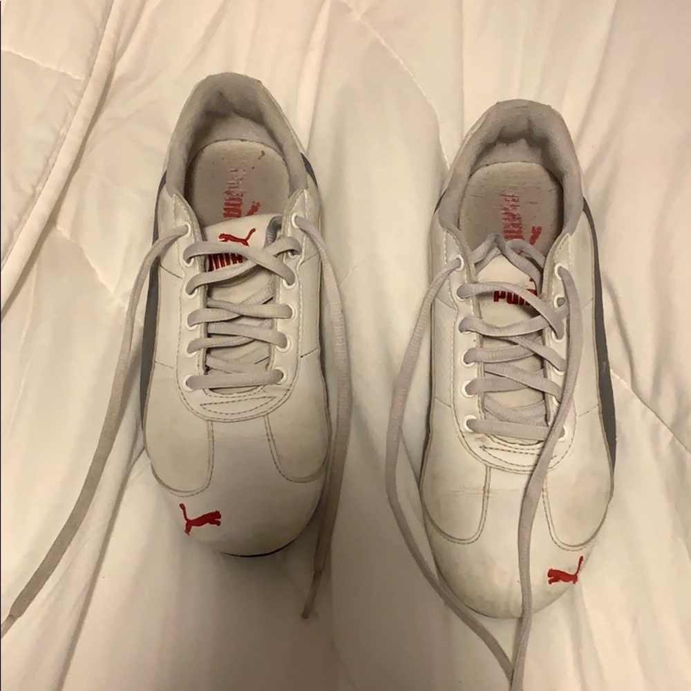 Indoor soccer shoes